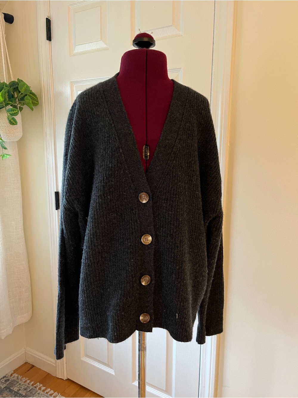 Quince Mongolian Cashmere Dark Gray Oversized Cardigan